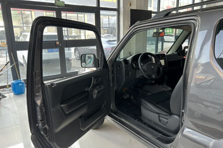 Used Suzuki Jimny 2010 1.3 AT Fashion Limited Edition Interior 1