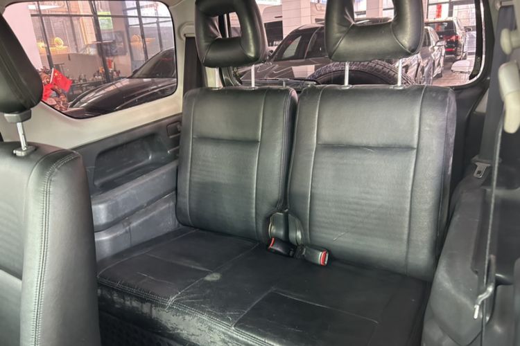 Used Suzuki Jimny 2010 1.3 AT Fashion Limited Edition Interior 3