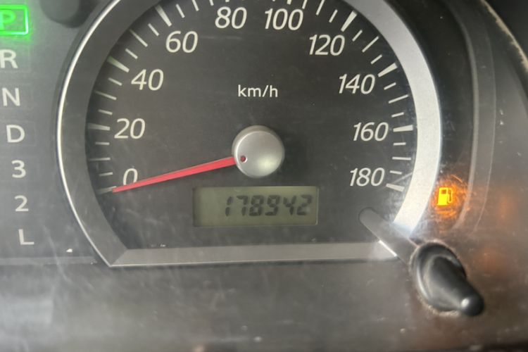 Used Suzuki Jimny 2010 1.3 AT Fashion Limited Edition Odometer Close Up