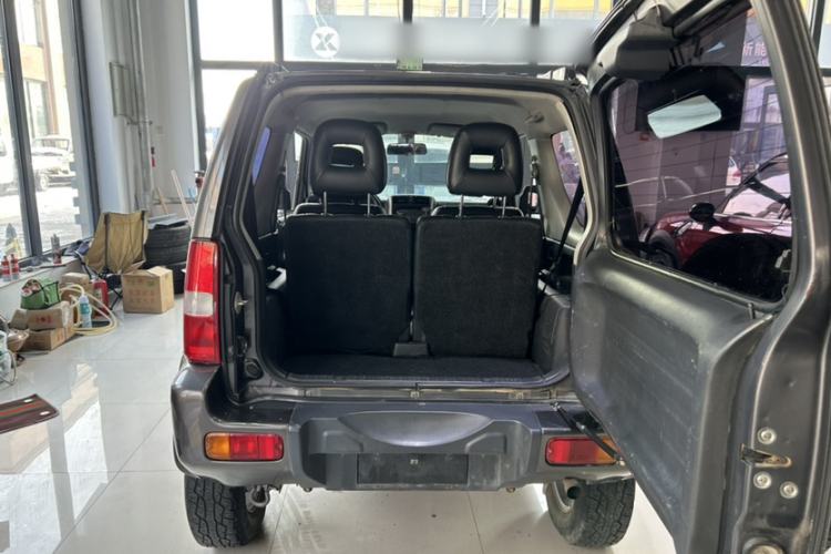 Used Suzuki Jimny 2010 1.3 AT Fashion Limited Edition Trunk