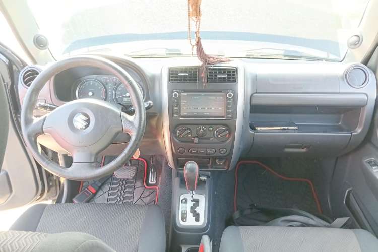 Used Suzuki Jimny 2011 1.3 AT Center Console
