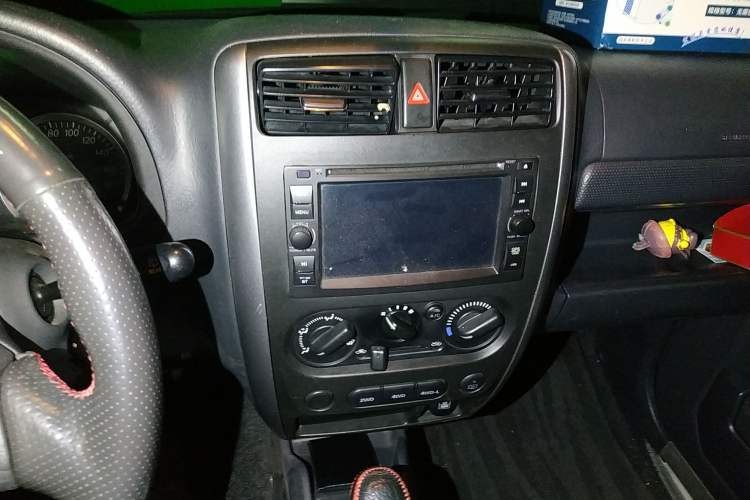 Used Suzuki Jimny 2011 1.3 AT Audio And AC Panel