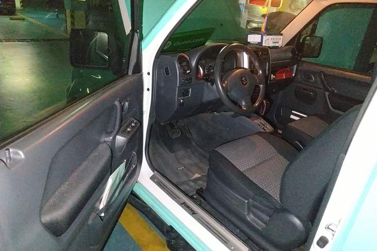 Used Suzuki Jimny 2011 1.3 AT Driver Seat