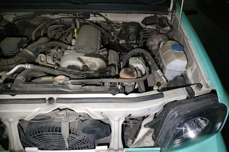 Used Suzuki Jimny 2011 1.3 AT Engine Bay Left
