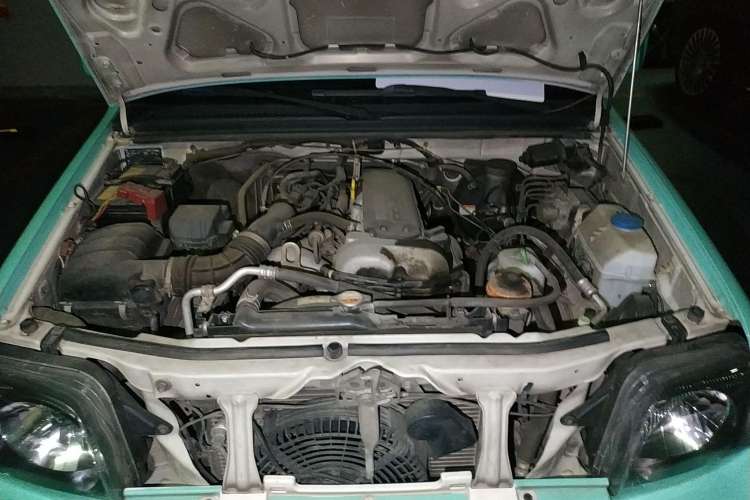 Used Suzuki Jimny 2011 1.3 AT Engine Bay