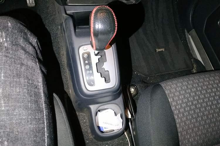 Used Suzuki Jimny 2011 1.3 AT Gear Lever