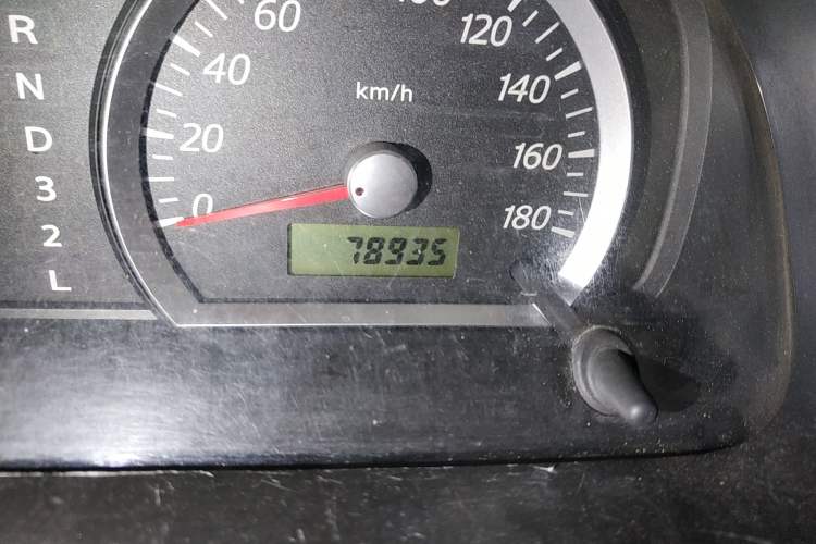 Used Suzuki Jimny 2011 1.3 AT Odometer Close Up