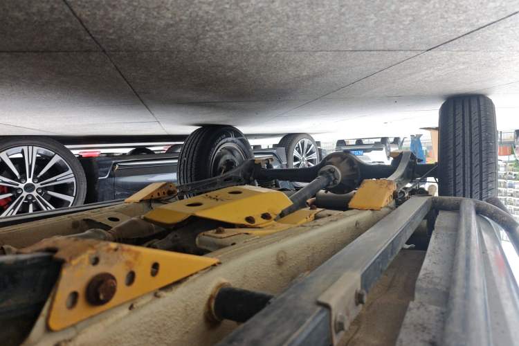 Used Suzuki Jimny 2011 1.3 AT Chassis Front Right
