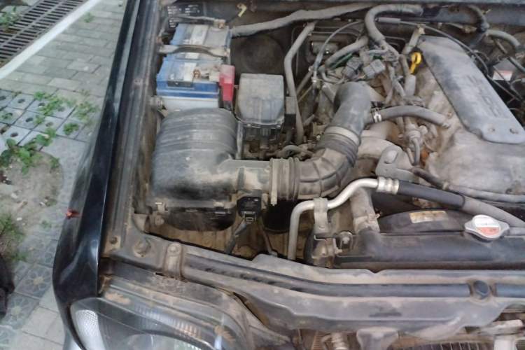 Used Suzuki Jimny 2011 1.3 MT Two-Tone Navigation Edition Engine Bay Right