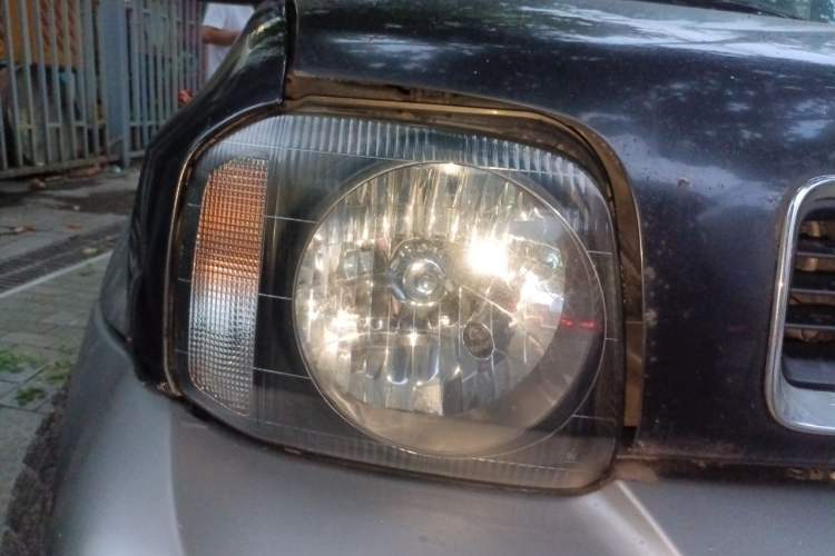Used Suzuki Jimny 2011 1.3 MT Two-Tone Navigation Edition Right Front Headlight