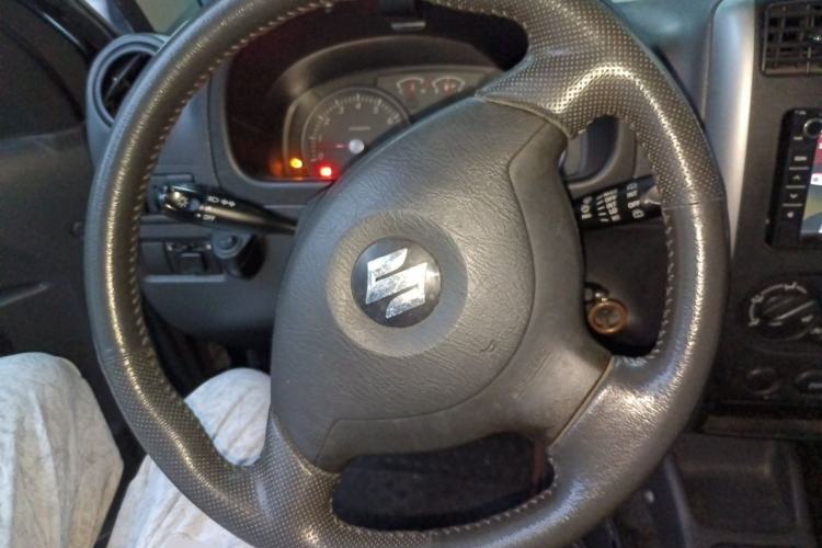 Used Suzuki Jimny 2011 1.3 MT Two-Tone Navigation Edition Steering Wheel