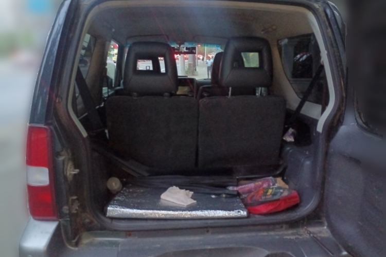 Used Suzuki Jimny 2011 1.3 MT Two-Tone Navigation Edition Trunk