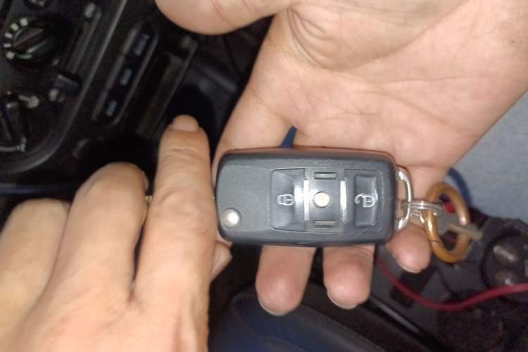 Used Suzuki Jimny 2011 1.3 MT Two-Tone Navigation Edition Vehicle Key