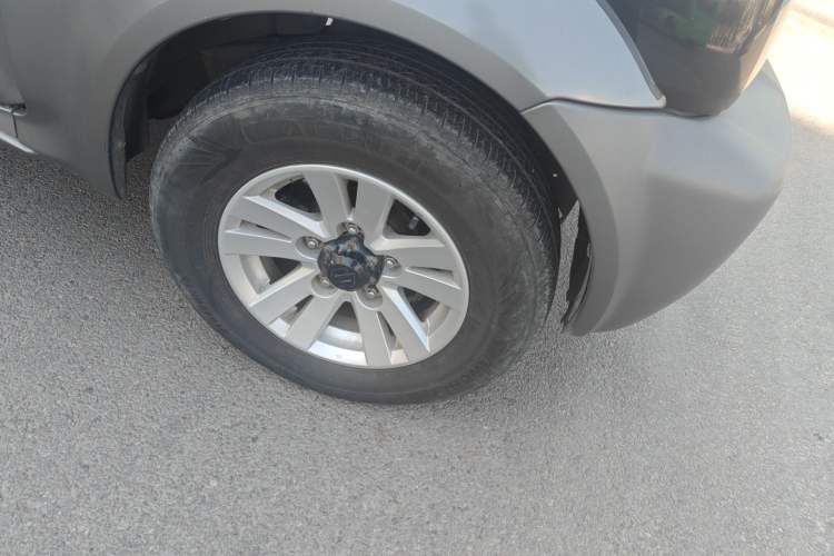 Used Suzuki Jimny 2011 1.3 AT Two-Tone Navigation Version Right Front Wheel Hub