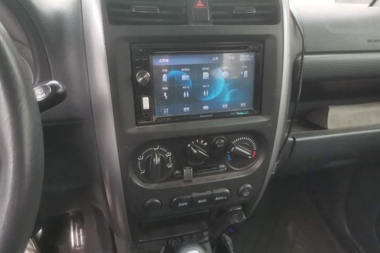 Used Suzuki Jimny 2011 1.3 AT Audio And AC Panel