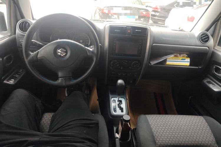 Used Suzuki Jimny 2011 1.3 AT Navigation Edition Center Console