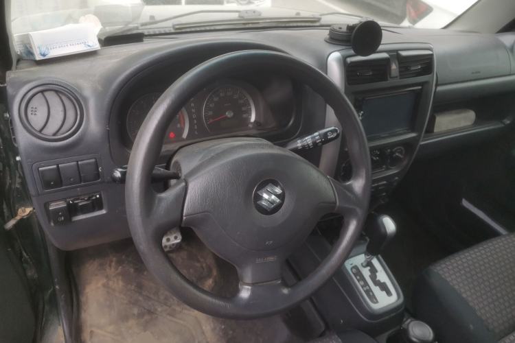 Used Suzuki Jimny 2011 1.3 AT Center Console