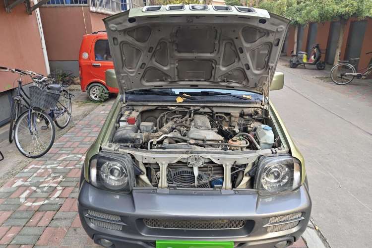 Used Suzuki Jimny 2011 1.3 AT Two-Tone Edition Engine Bay