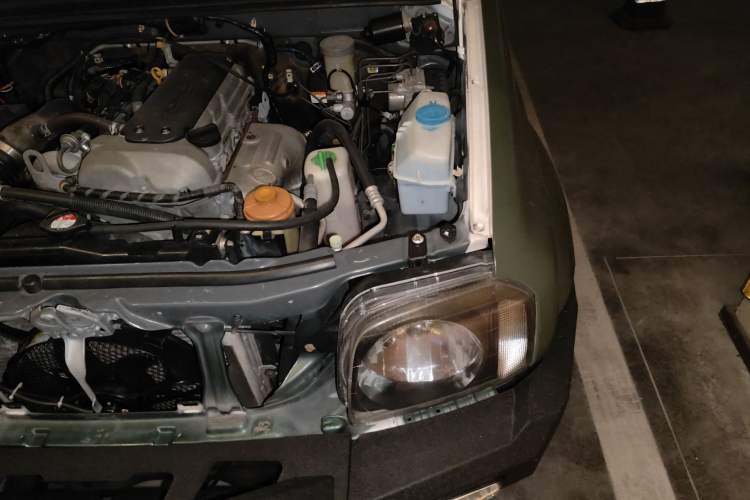 Used Suzuki Jimny 2011 1.3 AT Engine Bay Left