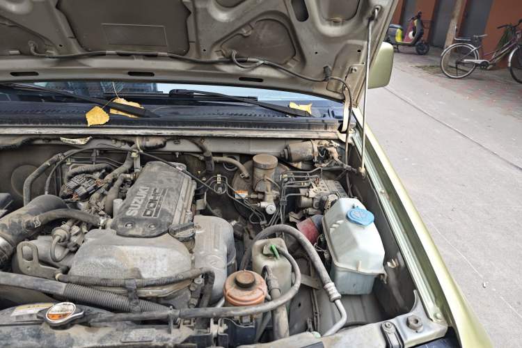 Used Suzuki Jimny 2011 1.3 AT Two-Tone Edition Engine Bay Left