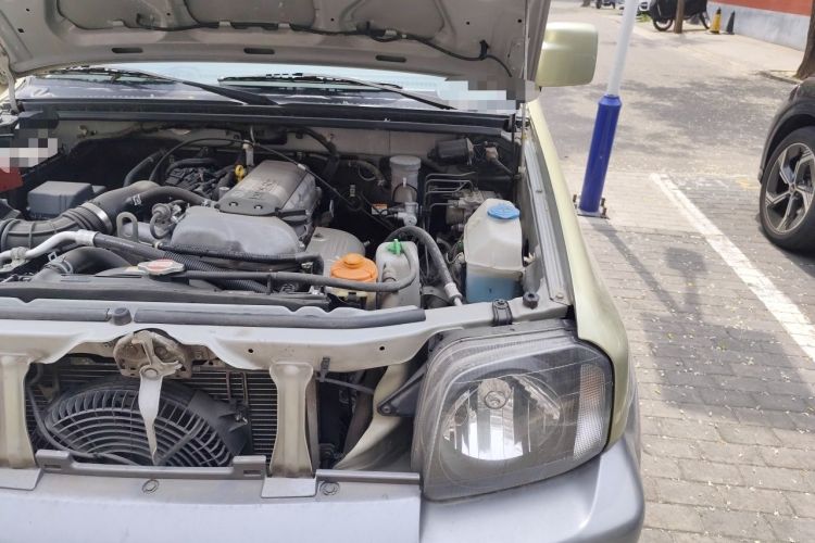 Used Suzuki Jimny 2011 1.3 AT Two-Tone Navigation Version Engine Bay Left