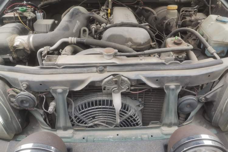 Used Suzuki Jimny 2011 1.3 AT Engine Bay