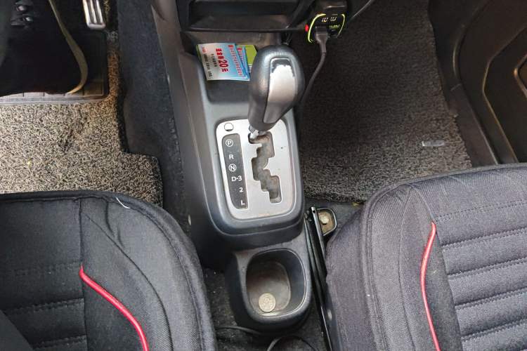 Used Suzuki Jimny 2011 1.3 AT Two-Tone Edition Gear Lever