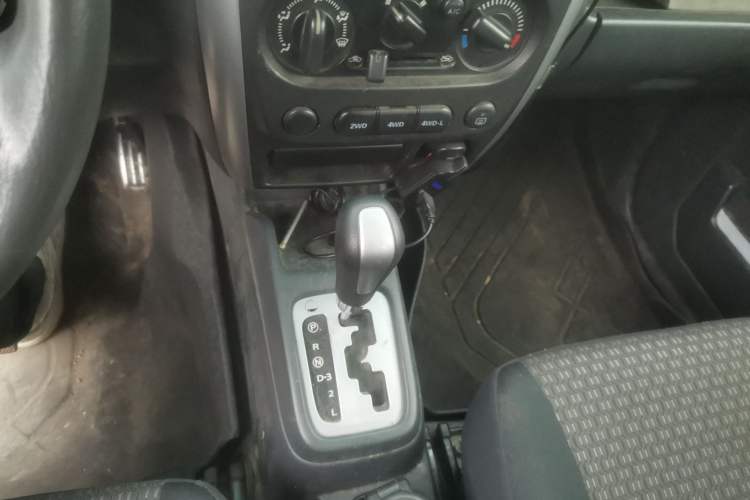 Used Suzuki Jimny 2011 1.3 AT Gear Lever