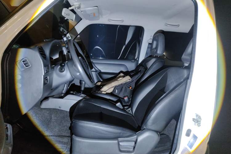 Used Suzuki Jimny 2011 1.3 AT Left Front Seat