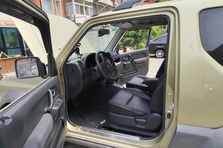 Used Suzuki Jimny 2011 1.3 AT Two-Tone Navigation Version Left Front Seat