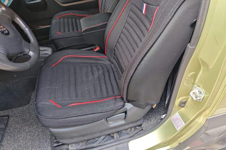 Used Suzuki Jimny 2011 1.3 AT Two-Tone Edition Left Rear Seat