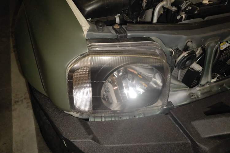 Used Suzuki Jimny 2011 1.3 AT Right Front Headlight