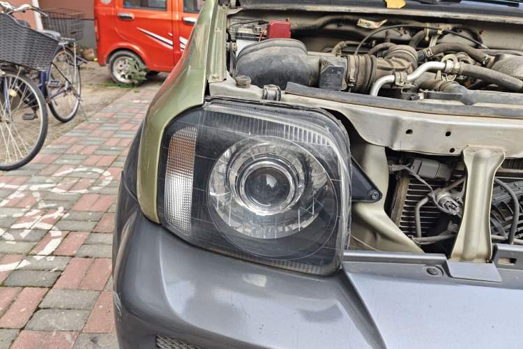 Used Suzuki Jimny 2011 1.3 AT Two-Tone Edition Right Front Headlight