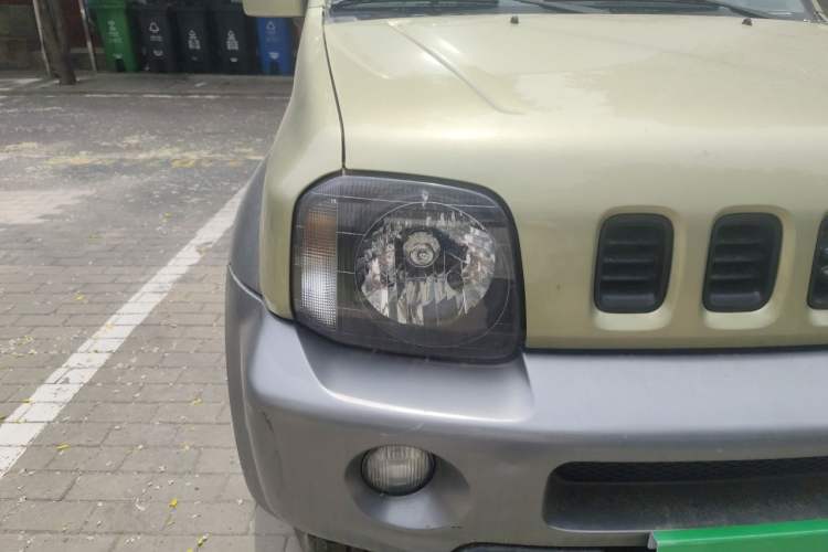 Used Suzuki Jimny 2011 1.3 AT Two-Tone Navigation Version Right Front Headlight