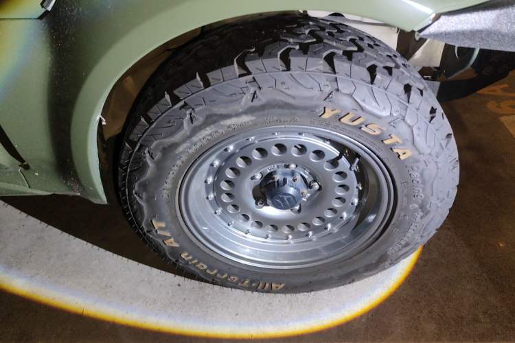 Used Suzuki Jimny 2011 1.3 AT Right Front Wheel Hub