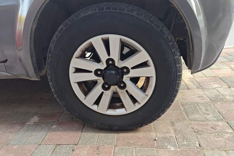 Used Suzuki Jimny 2011 1.3 AT Two-Tone Edition Right Front Wheel Hub