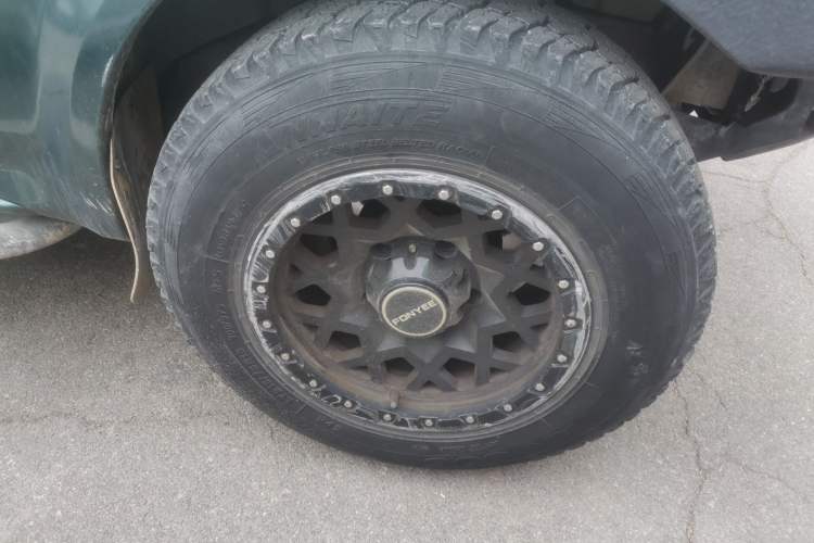 Used Suzuki Jimny 2011 1.3 AT Right Front Wheel Hub