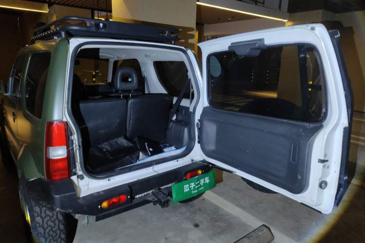 Used Suzuki Jimny 2011 1.3 AT Trunk