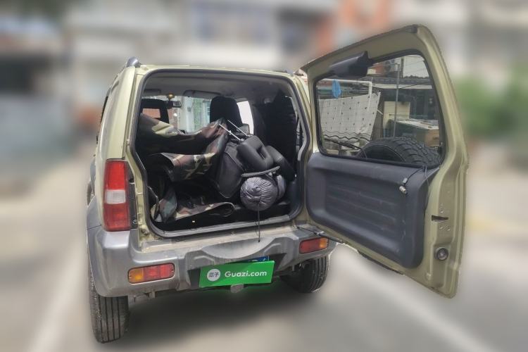 Used Suzuki Jimny 2011 1.3 AT Two-Tone Navigation Version Trunk