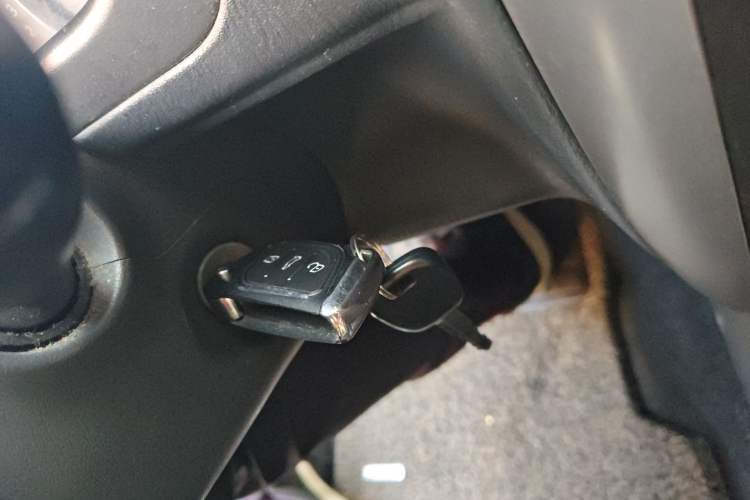 Used Suzuki Jimny 2011 1.3 AT Two-Tone Edition Vehicle Key
