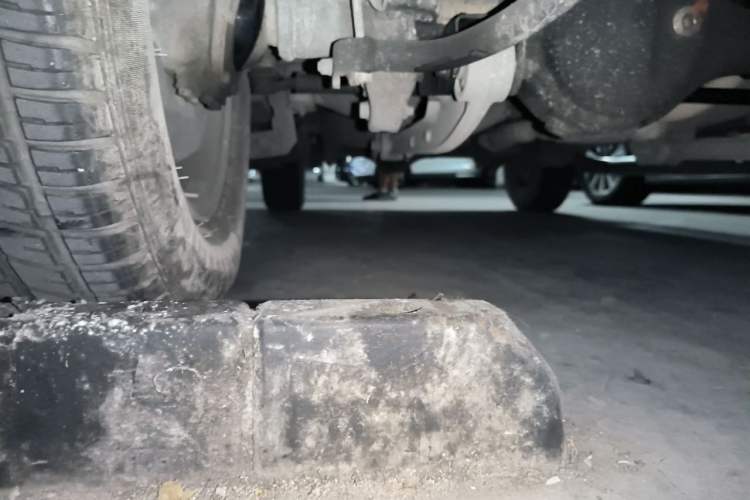 Used Suzuki Jimny 2011 1.3 MT Two-Tone Navigation Edition Chassis Front Left