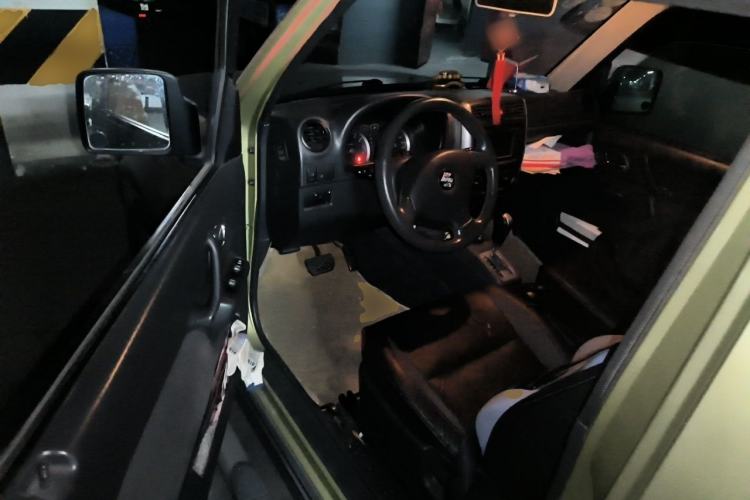 Used Suzuki Jimny 2011 1.3 MT Two-Tone Navigation Edition Driver Seat