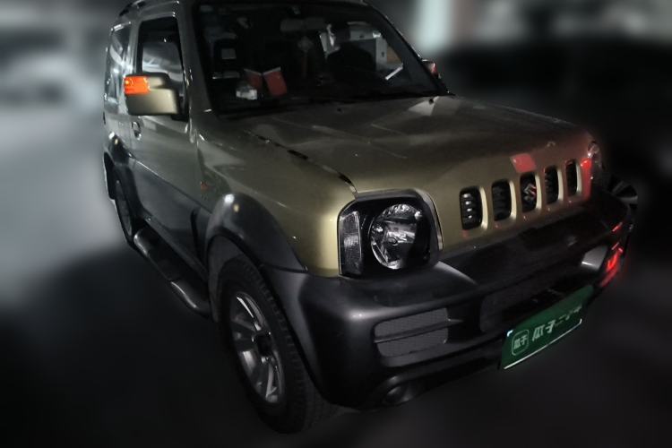 Used Suzuki Jimny 2011 1.3 MT Two-Tone Navigation Edition Front Right 45 Deg