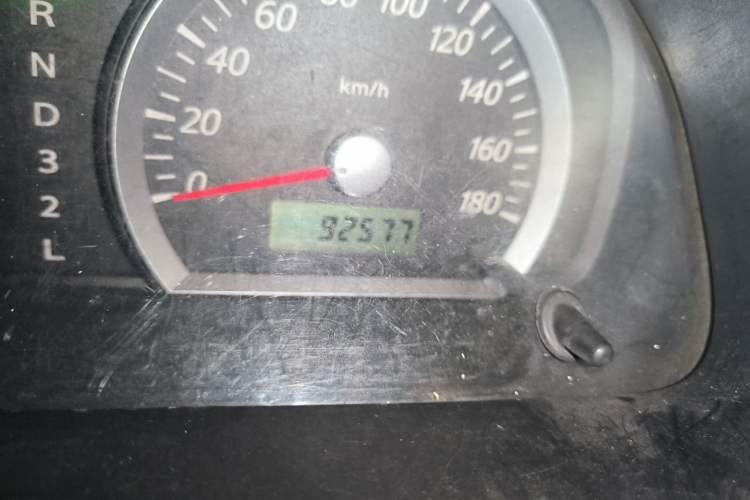 Used Suzuki Jimny 2011 1.3 MT Two-Tone Navigation Edition Odometer Close Up
