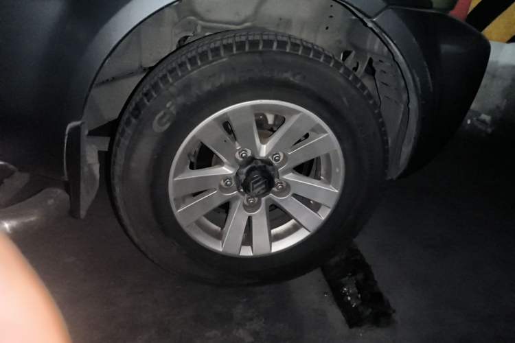 Used Suzuki Jimny 2011 1.3 MT Two-Tone Navigation Edition Right Front Wheel Hub