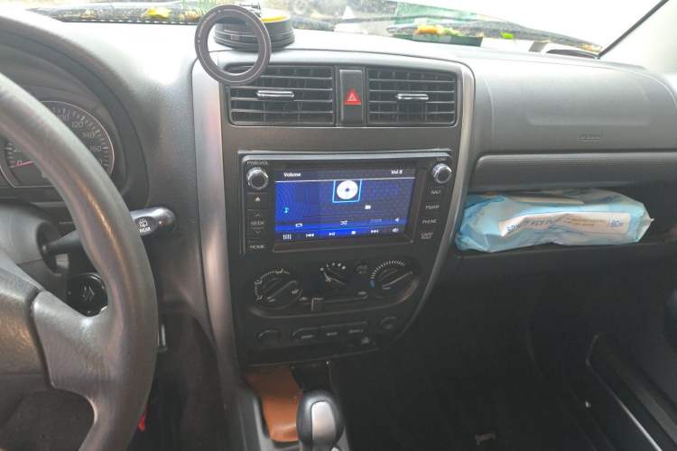 Used Suzuki Jimny 2011 1.3 AT Audio And AC Panel