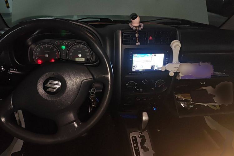 Used Suzuki Jimny 2011 1.3 AT Navigation Edition Center Console
