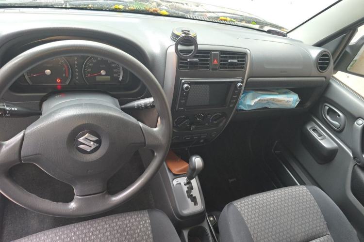 Used Suzuki Jimny 2011 1.3 AT Center Console