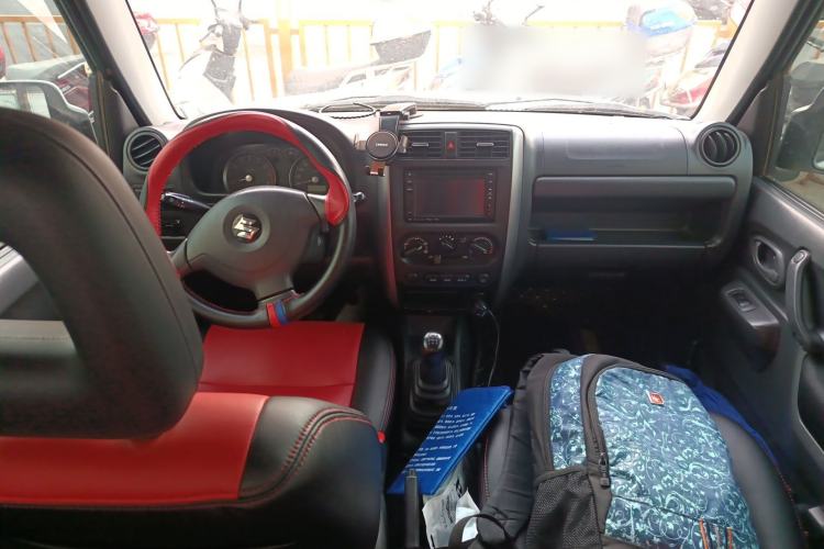Used Suzuki Jimny 2011 1.3 MT Center Console