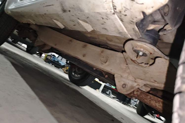 Used Suzuki Jimny 2011 1.3 AT Chassis Front Right